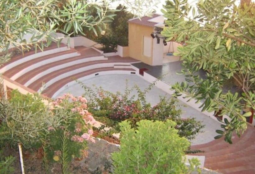 فندق Villaggio Capo Alaua