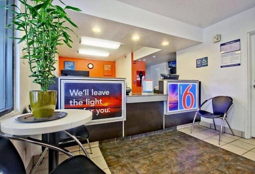 Motel 6 Dania Beach