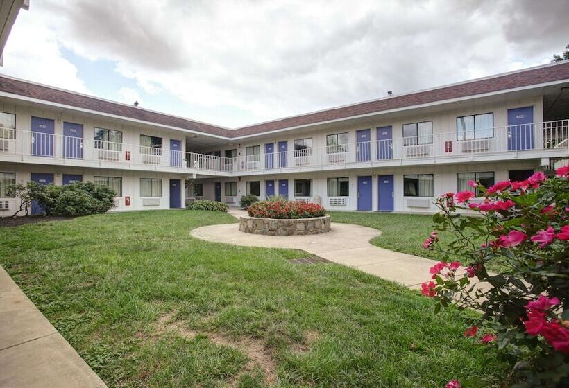 Motel 6 Elkton, Md