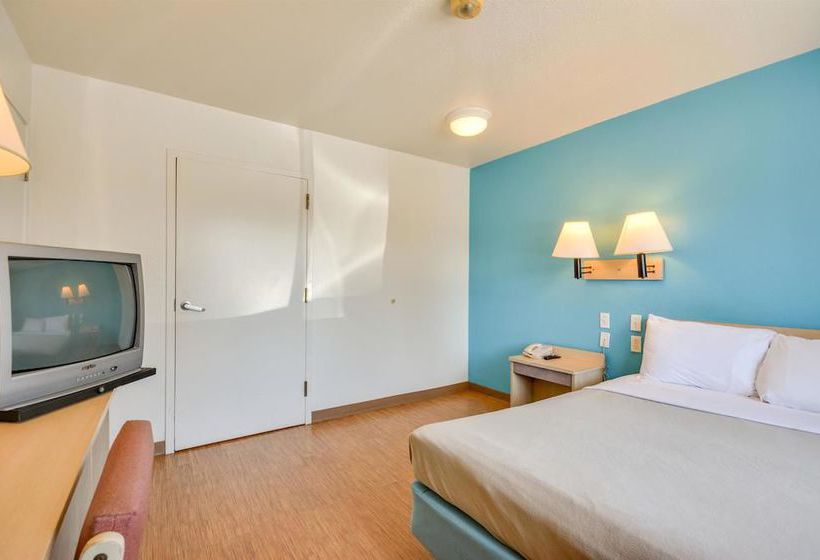 מוטל Rodeway Inn