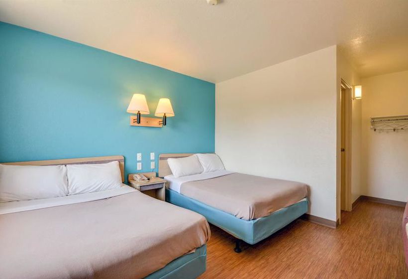 מוטל Rodeway Inn