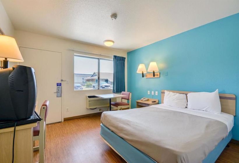 מוטל Rodeway Inn