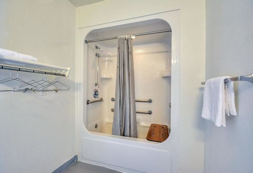 מוטל Rodeway Inn