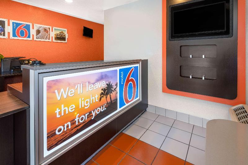 Motel 6 Santa Barbara, Ca State Street