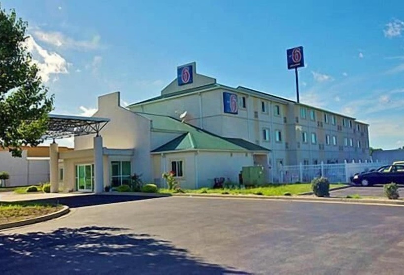 Motel 6 Seymour, In   North