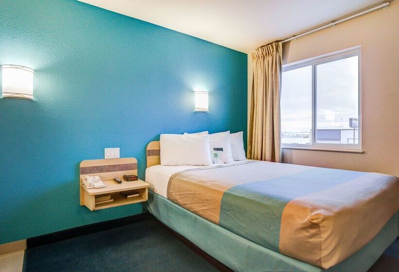 汽车旅馆  Days Inn By Wyndham Stony Plain