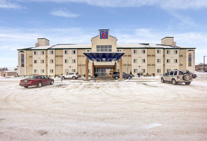 汽车旅馆  Days Inn By Wyndham Stony Plain