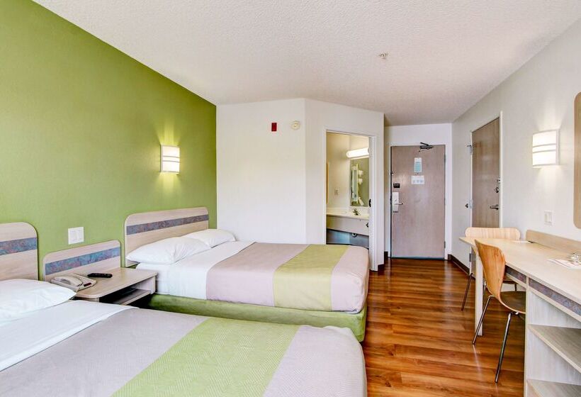 مُتل Park Inn By Radisson, Aurora