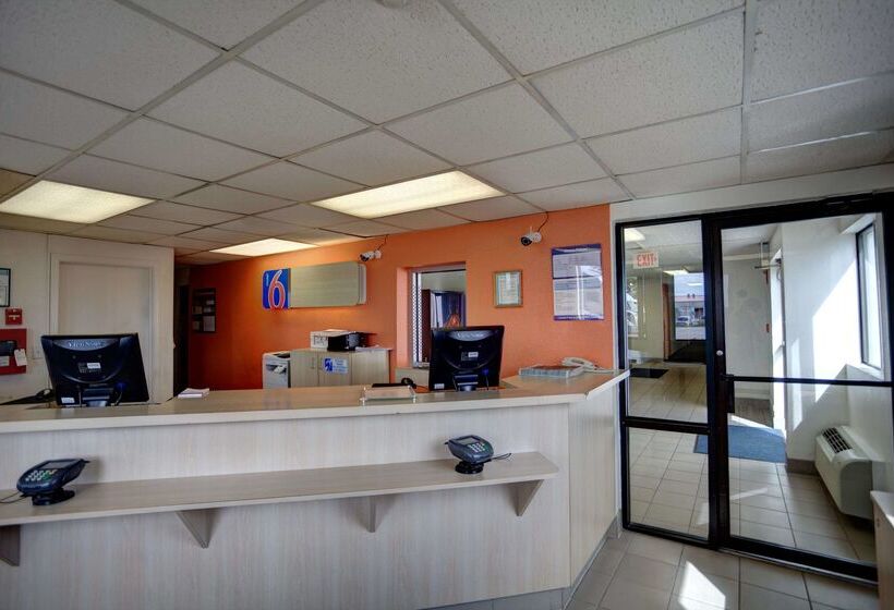 Motel 6council Bluffs, Ia  Omaha East