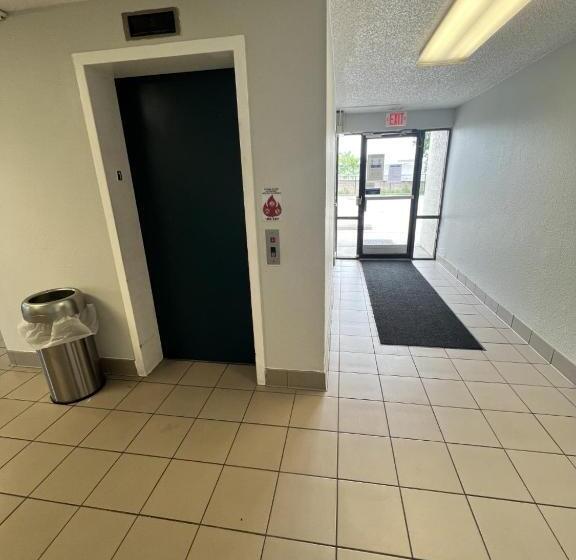 Motel 6council Bluffs, Ia  Omaha East