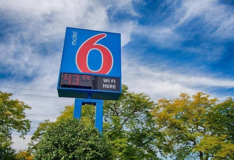 Motel 6east Syracuse, Ny