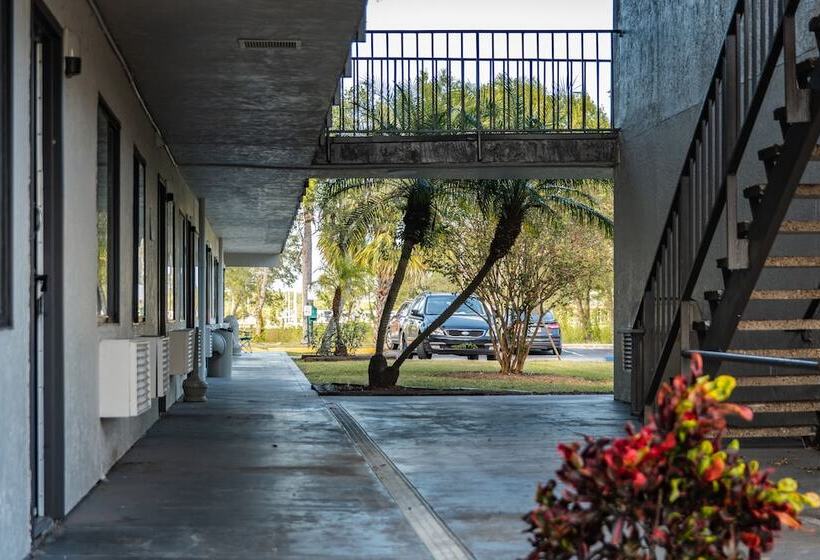 Motel 6 Ft. Pierce, Fl