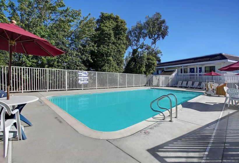 מוטל Park Inn By Radisson, Livermore