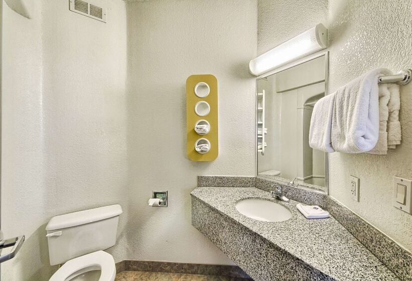 Motel 6mission, Tx