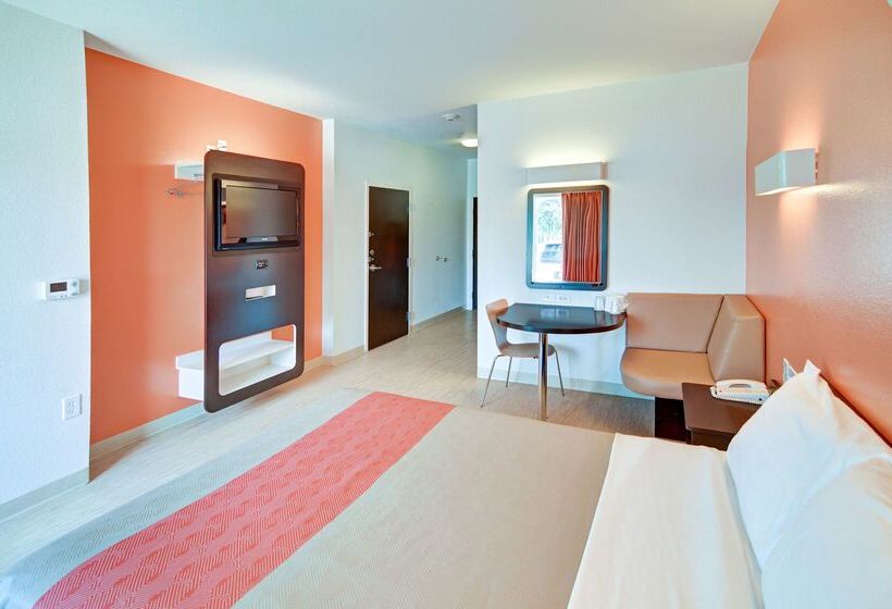 Motel 6roanoke, Tx  Northlake  Speedway