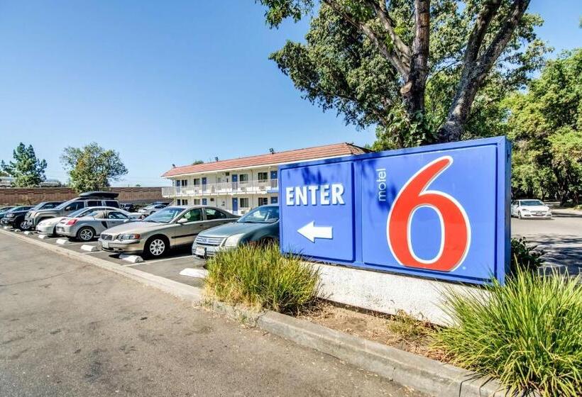 Motel 6stockton, Ca  North