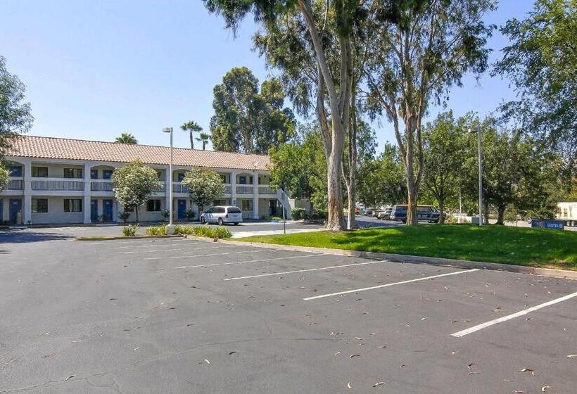 Motel 6thousand Oaks, Ca