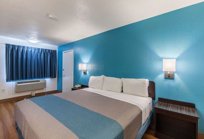 Motel 6webster, Tx  Houston  Nasa Lake