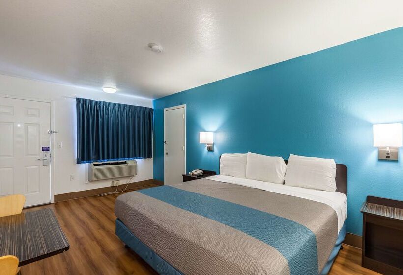 Motel 6webster, Tx  Houston  Nasa Lake