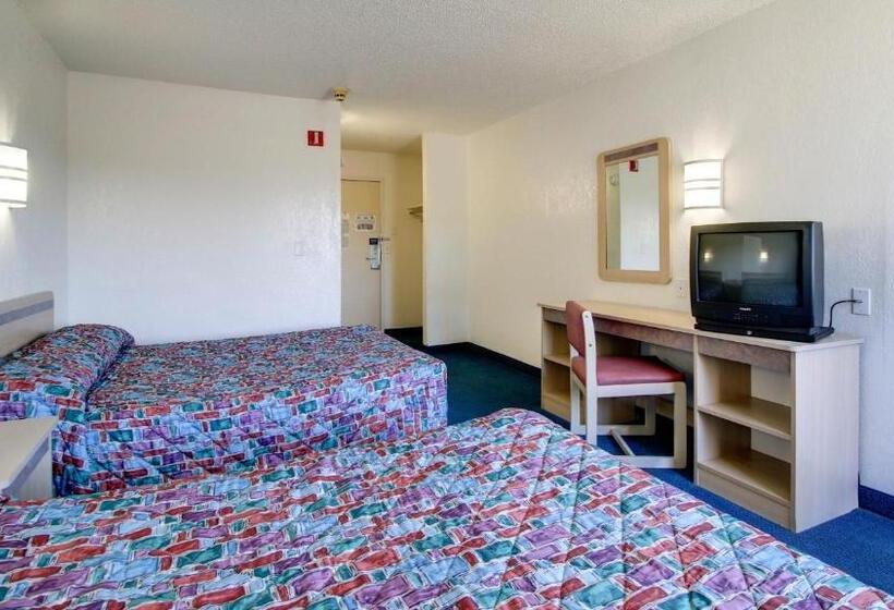 모텔 Baymont Inn & Suites Shawnee