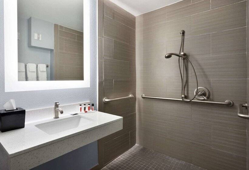 모텔 Baymont Inn & Suites Shawnee