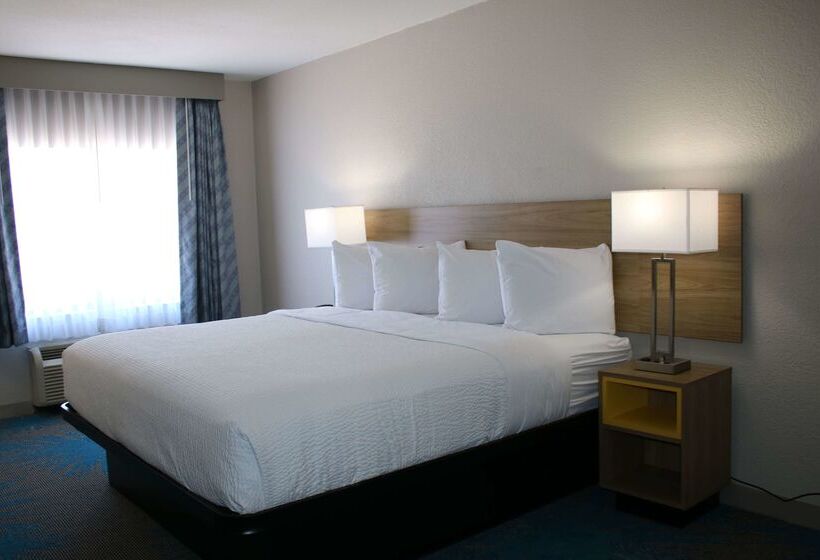 مُتل Days Inn By Wyndham Waco University Area