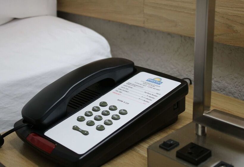 مُتل Days Inn By Wyndham Waco University Area