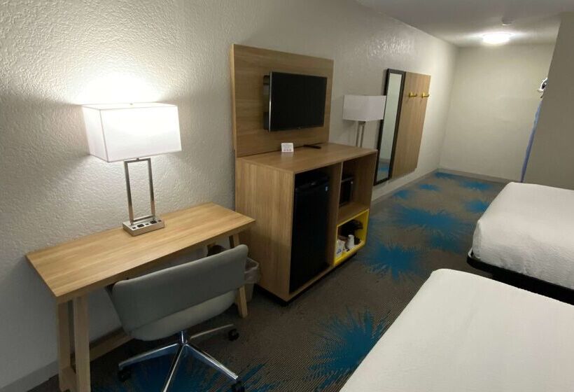 مُتل Days Inn By Wyndham Waco University Area
