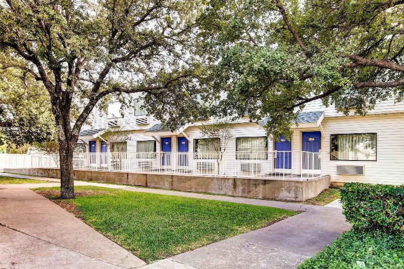 مُتل Days Inn By Wyndham Waco University Area