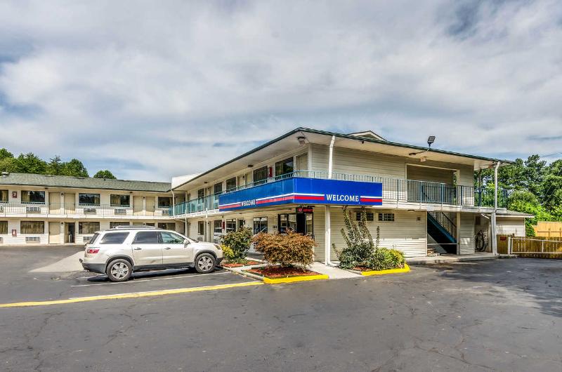 فندق على الطريق Rodeway Inn Winston Salem Route 52
