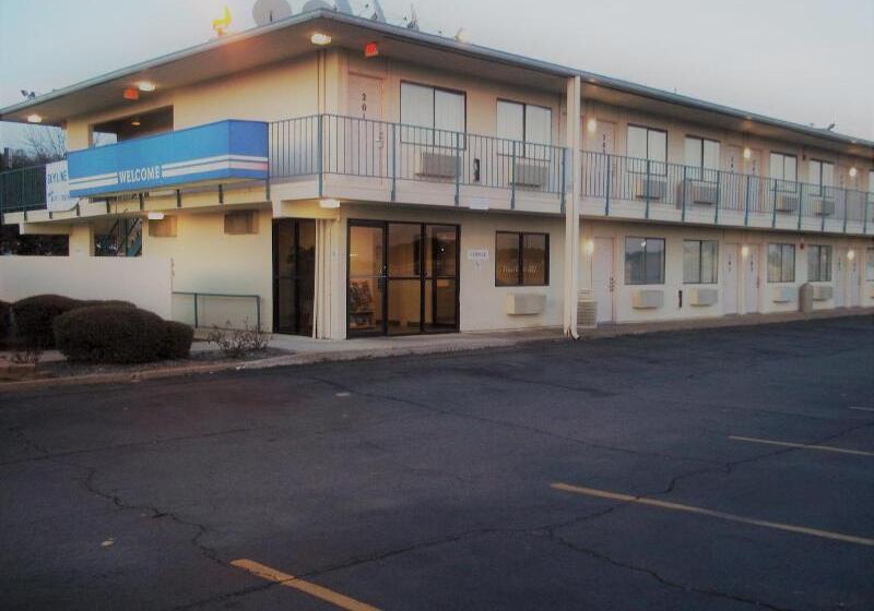 مُتل Skyline Inn