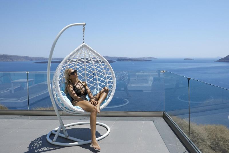 Oia Suites