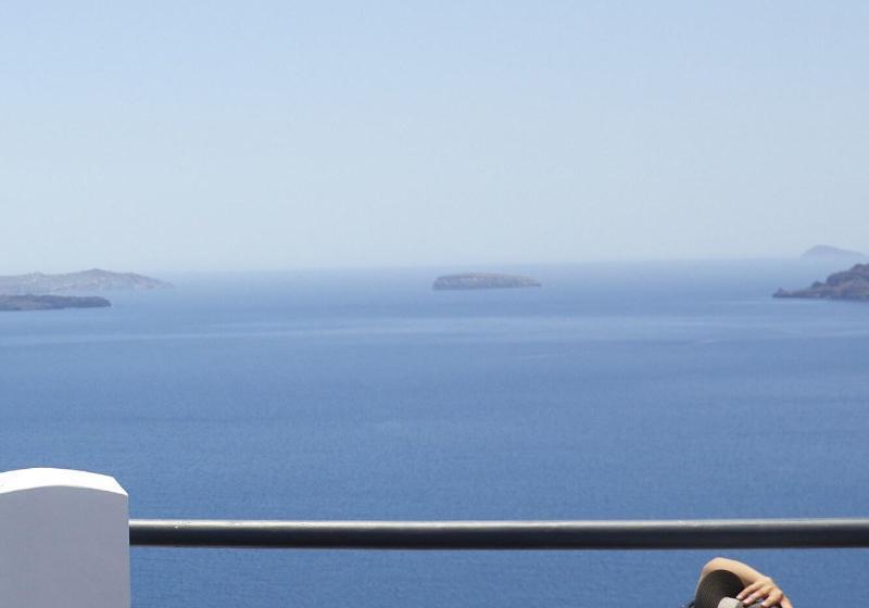 Oia Suites