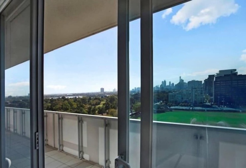 Astra Apartments St Kilda Rd