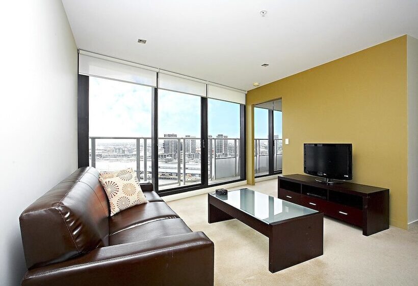 Astra Apartments   Docklands