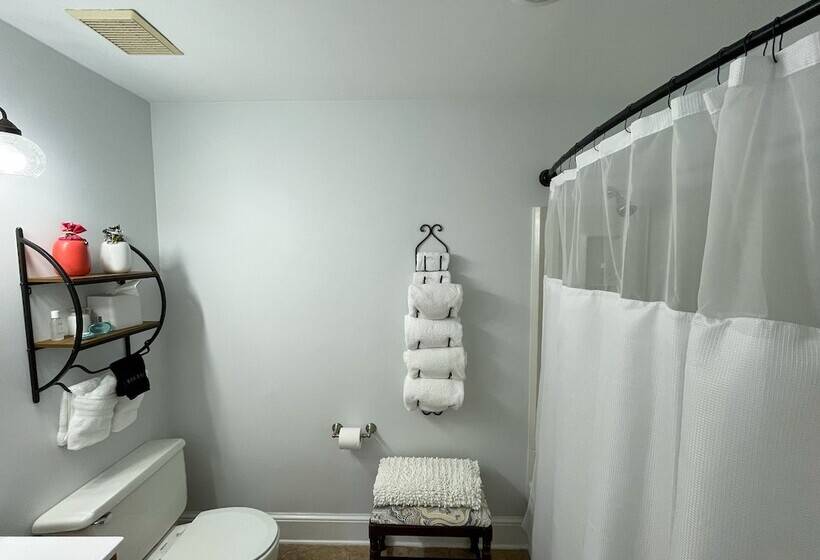 تختخواب و صبحانه Meadows Inn