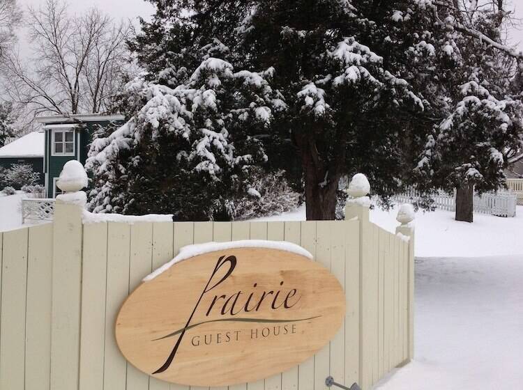 تختخواب و صبحانه Prairie Guest House
