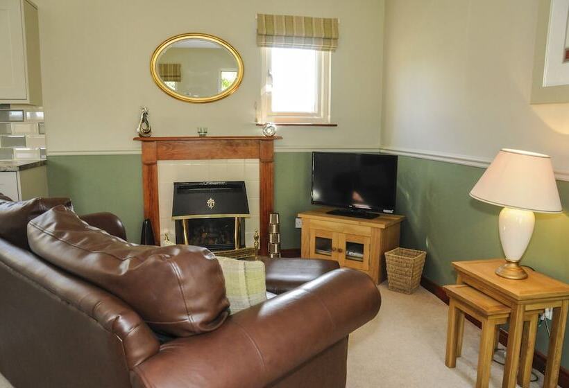 Bed and Breakfast The Poplars Rooms & Cottages