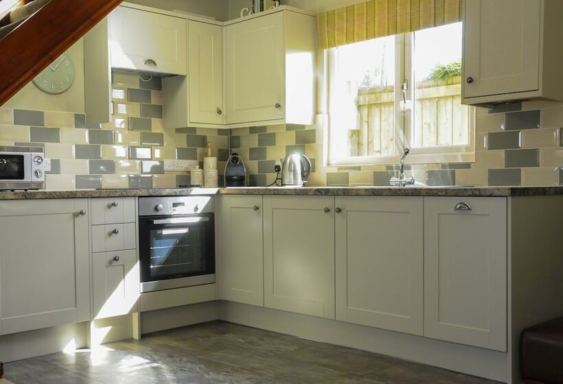 Bed and Breakfast The Poplars Rooms & Cottages