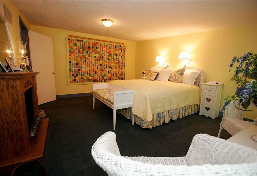 By The Side Of The Road Bed & Breakfast