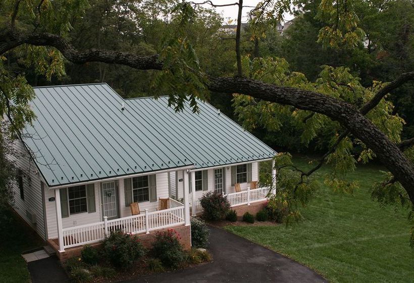 By The Side Of The Road Bed & Breakfast