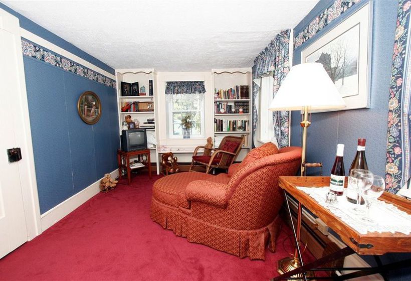 By The Side Of The Road Bed & Breakfast