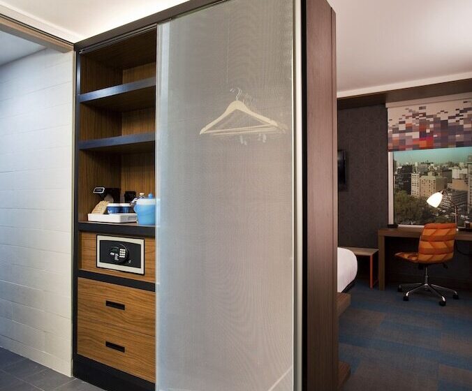 هتل Aloft Beachwood