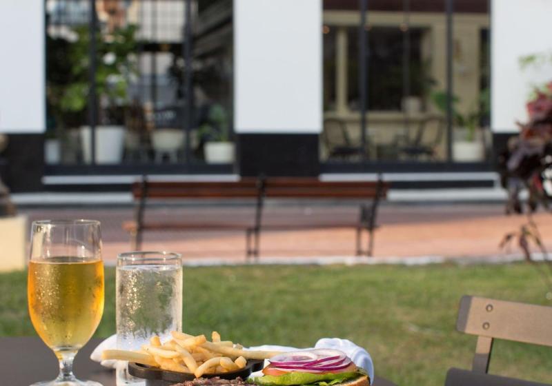 Fotos del hotel American Trade Hotel:  140