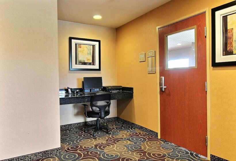 Hotel Cobblestone Inn And Suites Crookston