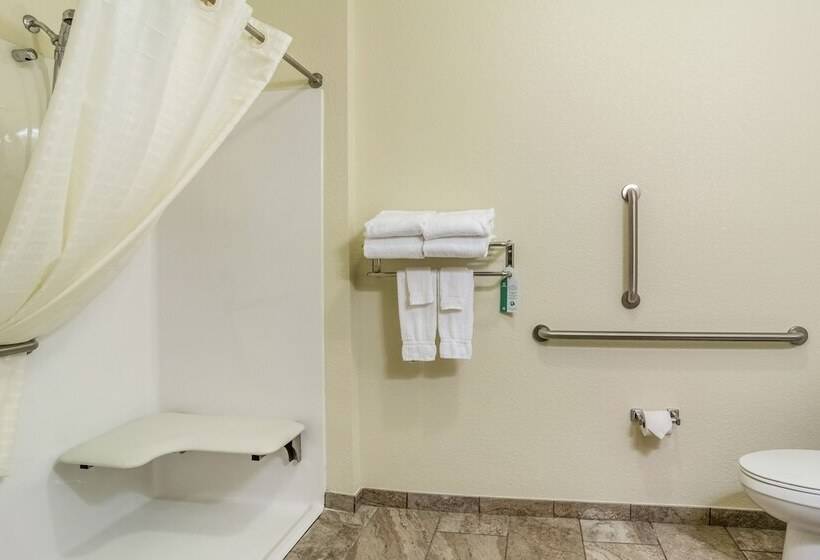 فندق Amerivu Inn And Suites   Crookston