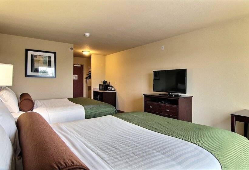 فندق Amerivu Inn And Suites   Crookston