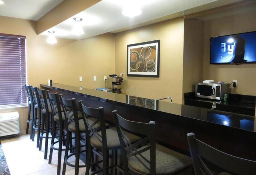 בית מלון כפרי Cobblestone Inn & Suites   Harper