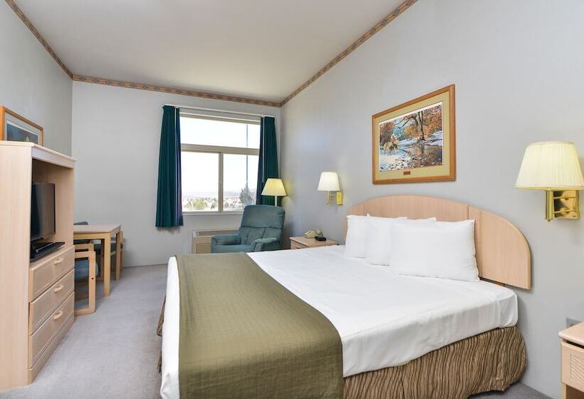 Отель Econo Lodge Inn & Suites