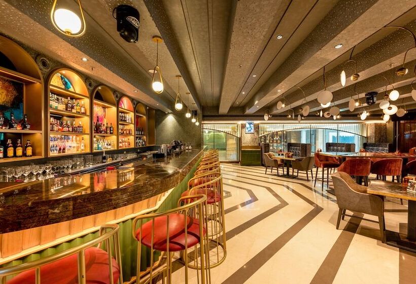 هتل Express Inn The Business Luxury
